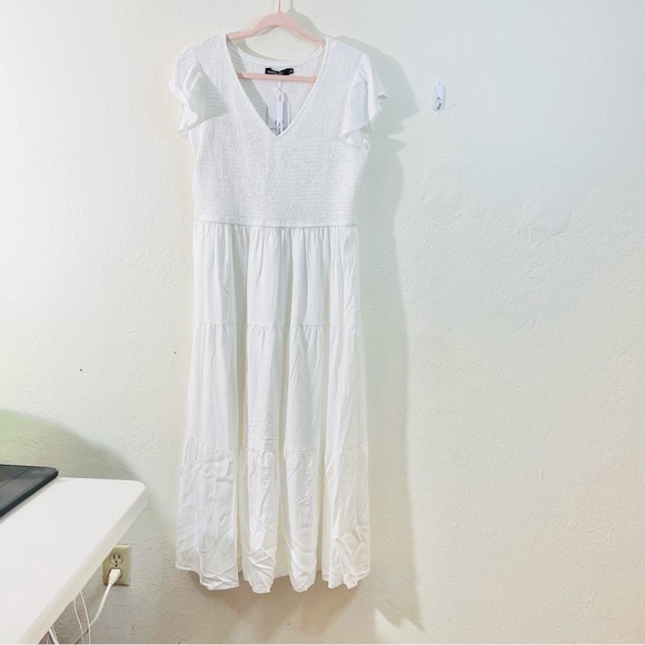 Merokeety Dresses & Skirts - NWT Merokeety Flutter Sleeve V-Neck White Maxi Dress XL Vacation Beach Pockets